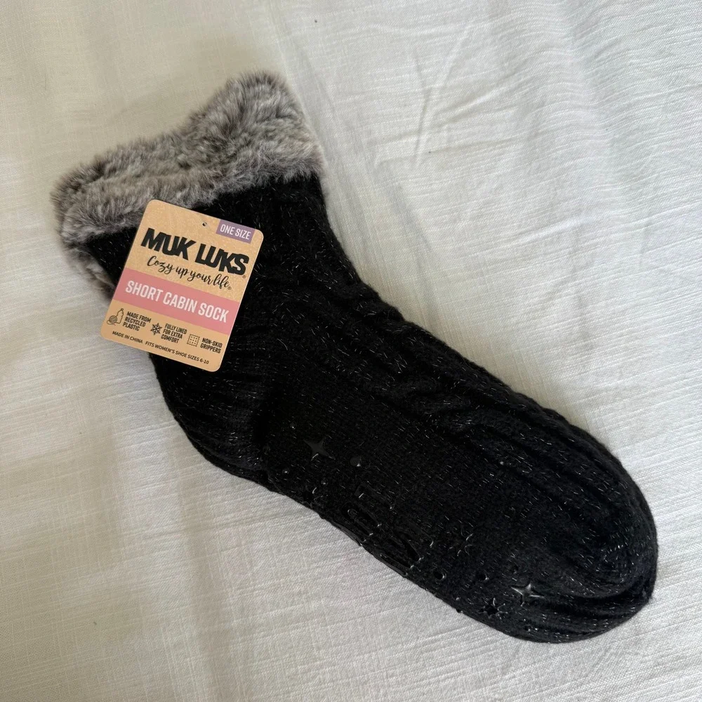 Muk Luks Women Black Lurex Cable Short Cabin Socks Faux Fur Cuff One Size NEW